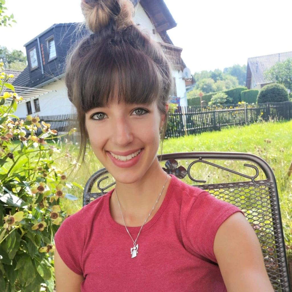 LaylavonHohensee LaylavonHohensee