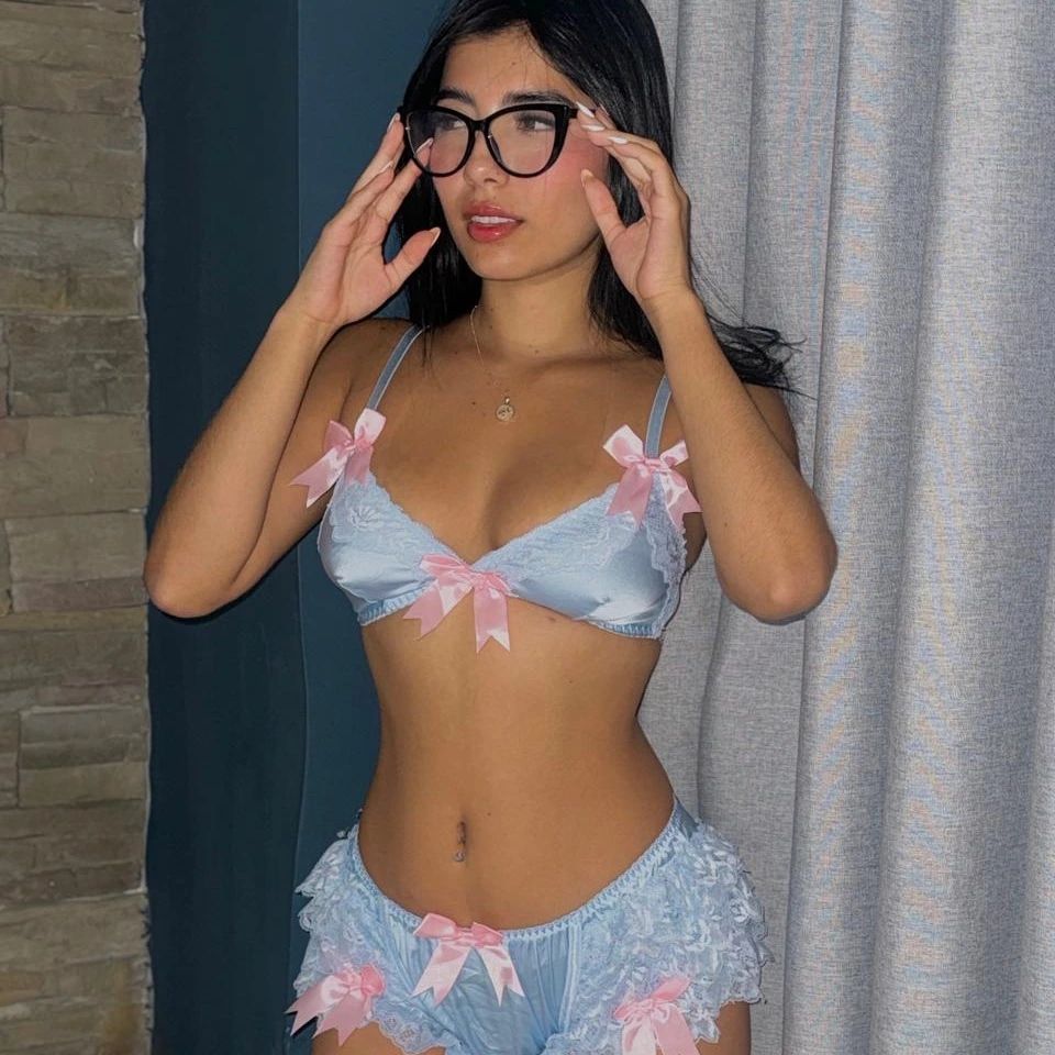 NaomyAshe NaomyAshe
