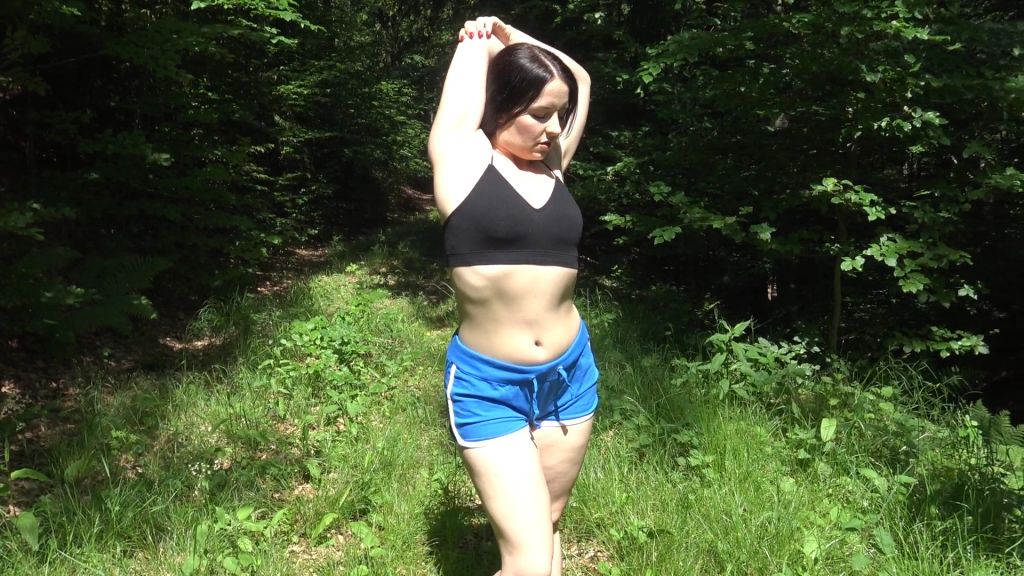 OUTDOOR CREAMPIE! Teenyschlampe im Wald gefickt! OUTDOOR CREAMPIE! Teenyschlampe im Wald gefickt!